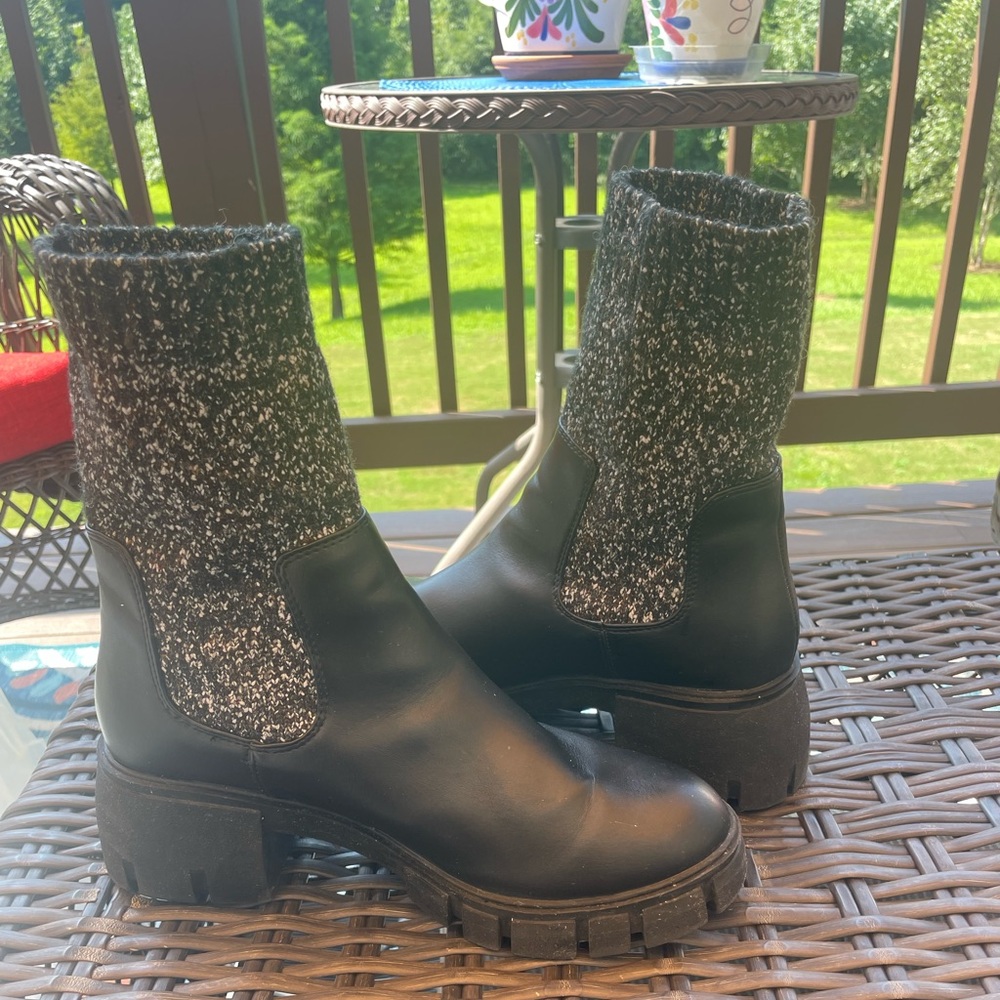 Cute, comfy, above ankle bootie